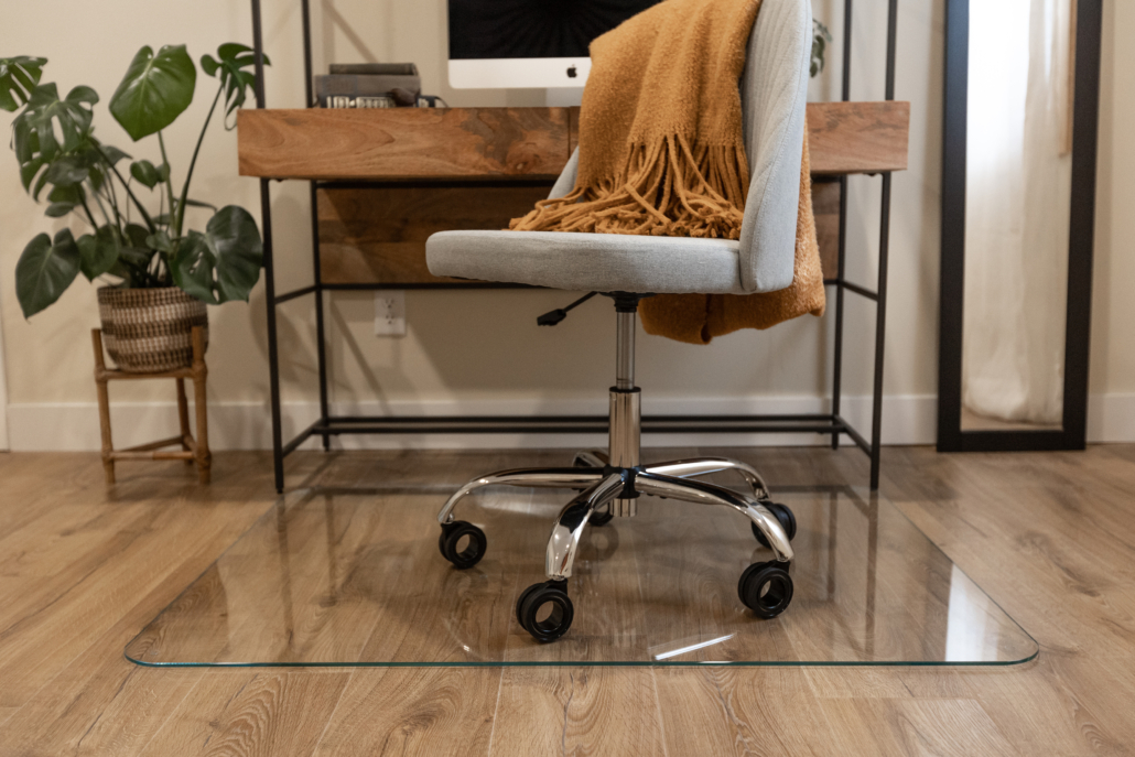 https://avaansmedia.com/wp-content/uploads/2023/02/Vitrazza-Glass-Chair-Mat-for-Home-Office-1A5A4752-Smaller-1030x687.jpeg